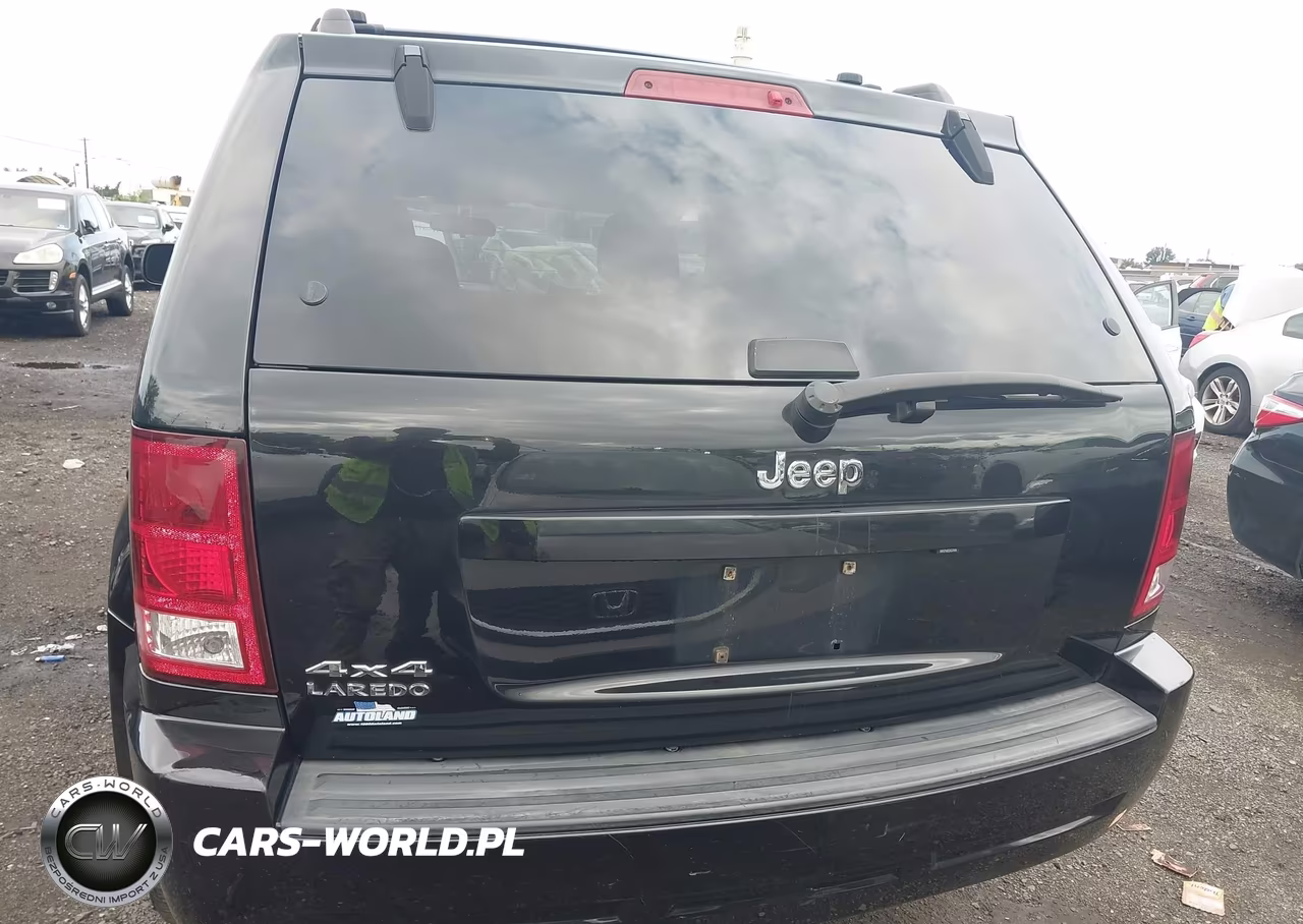 2010 Jeep Grand Cherokee Laredo VIN:1J4PR4GK8AC137801 - 16