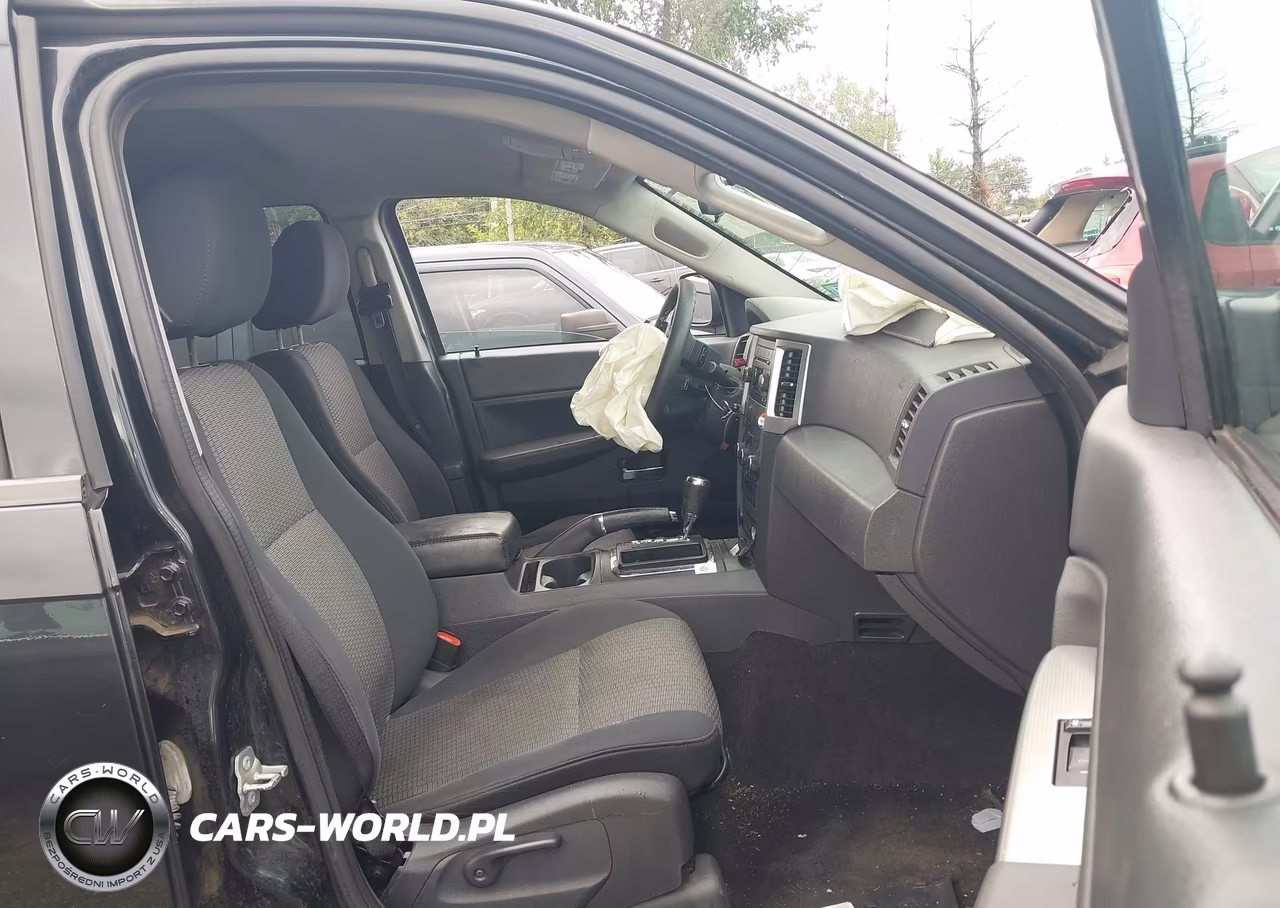 2010 Jeep Grand Cherokee Laredo VIN:1J4PR4GK8AC137801 - 5