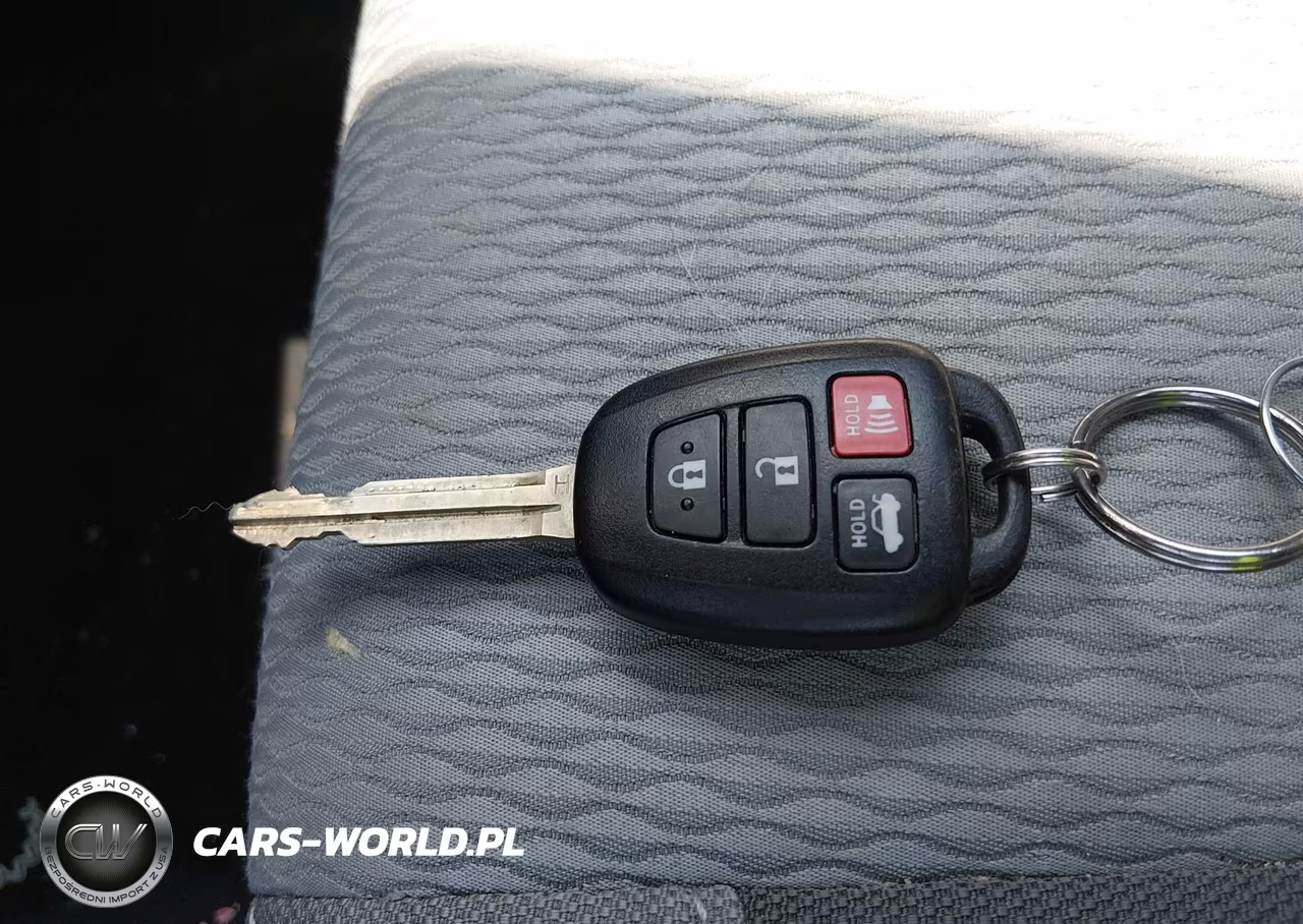2017 Toyota Corolla Le VIN:2T1BURHE2HC769358 - 11