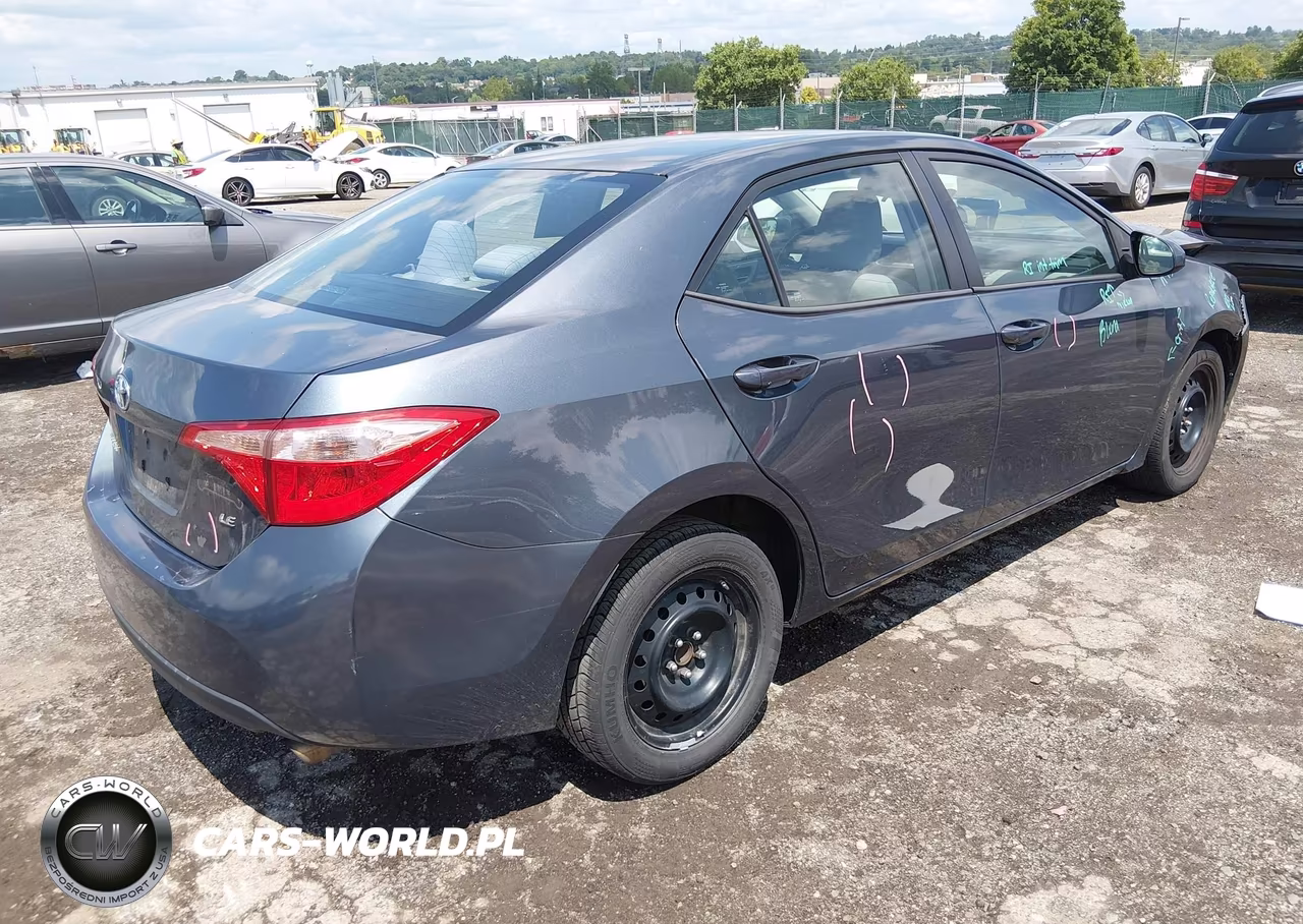 2017 Toyota Corolla Le VIN:2T1BURHE2HC769358 - 4