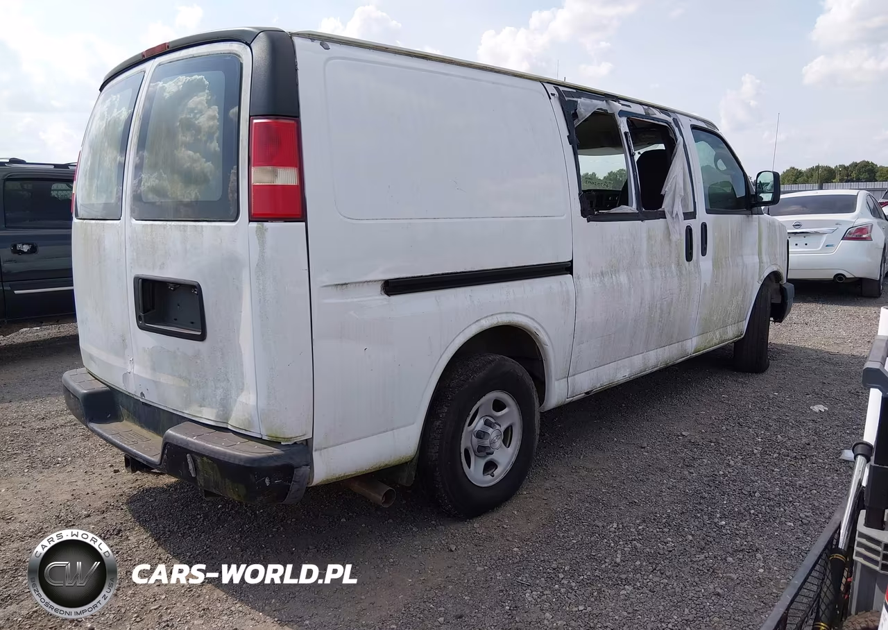 2008 Chevrolet Express Work Van VIN:1GCFG15X281219811 - 4