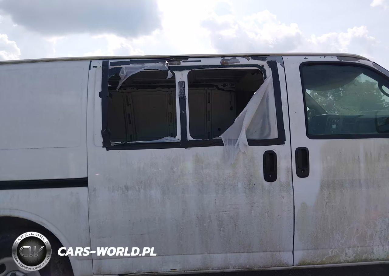 2008 Chevrolet Express Work Van VIN:1GCFG15X281219811 - 8