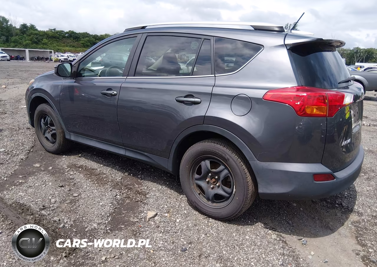 2015 Toyota Rav4 Le VIN:2T3BFREV7FW281928 - 3