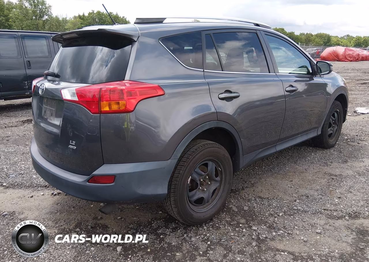 2015 Toyota Rav4 Le VIN:2T3BFREV7FW281928 - 4