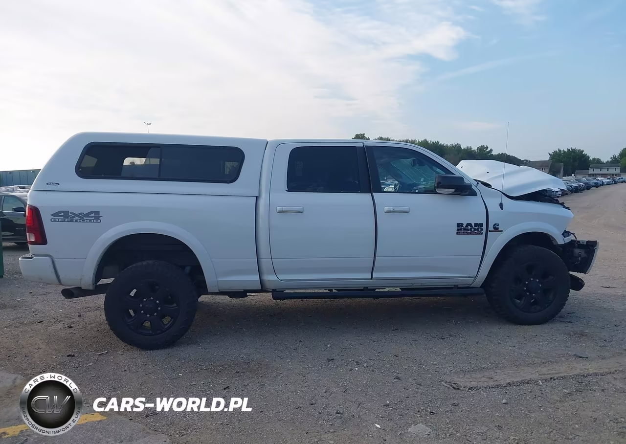 2017 Ram 2500 Laramie 4X4 6'4 Box VIN:3C6UR5FL4HG778659 - 13