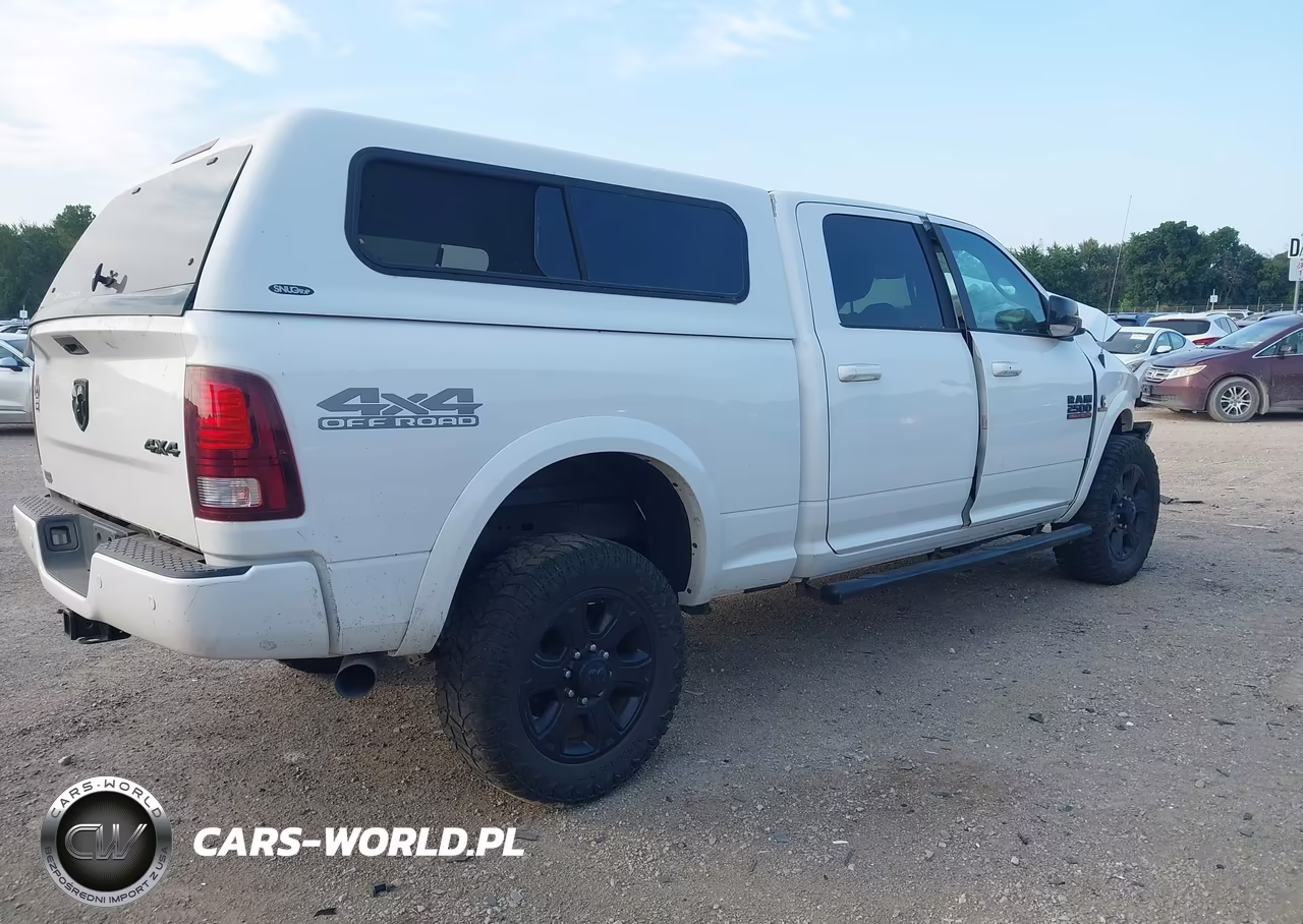 2017 Ram 2500 Laramie 4X4 6'4 Box VIN:3C6UR5FL4HG778659 - 4