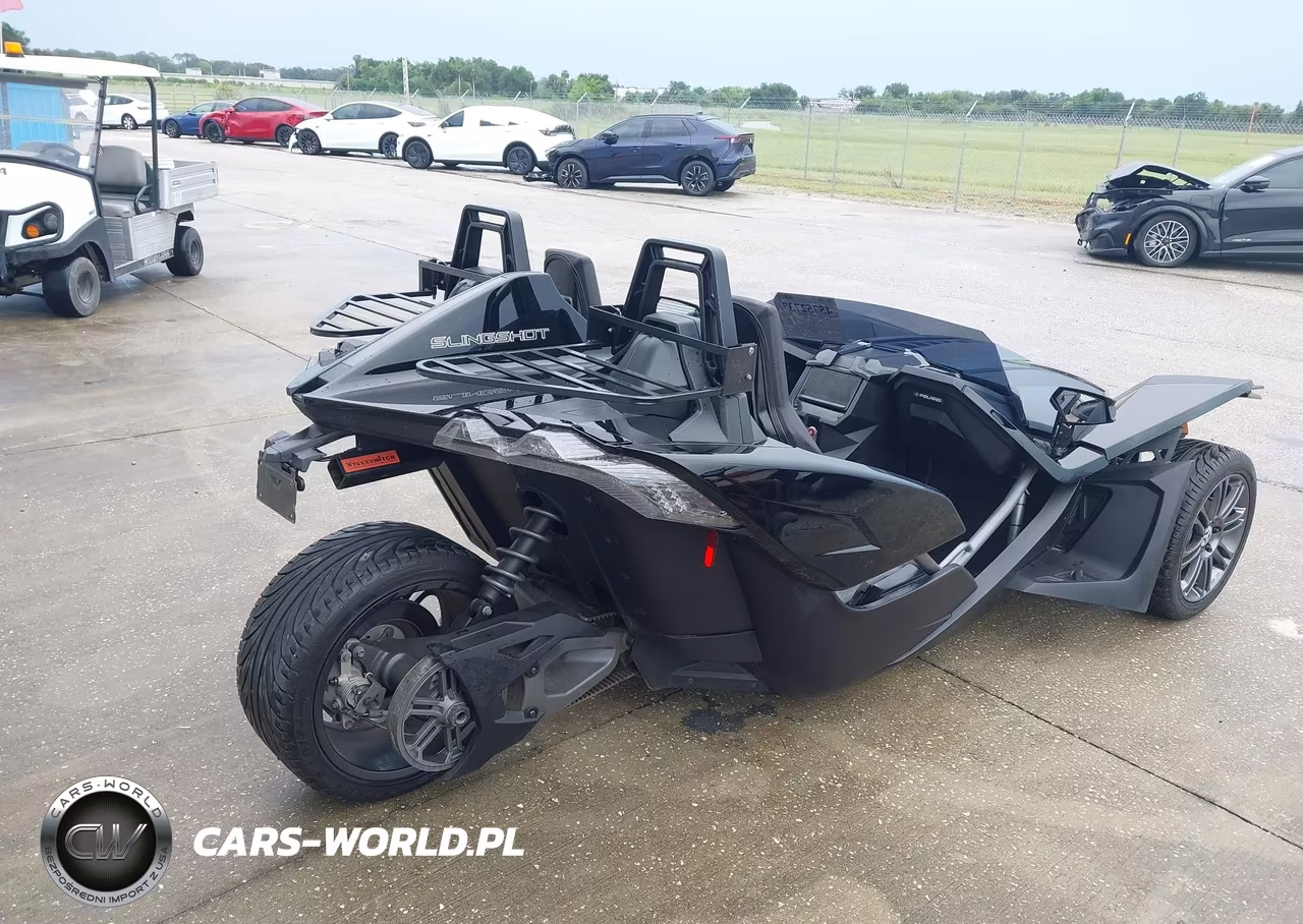 2018 Polaris Slingshot VIN:57XAASFA2J8126710 - 4
