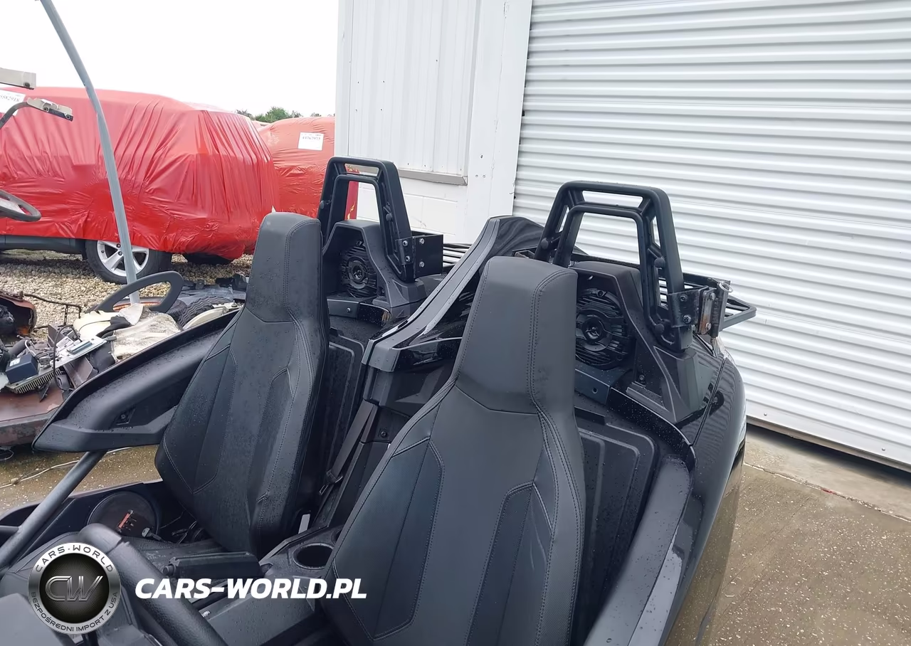 2018 Polaris Slingshot VIN:57XAASFA2J8126710 - 8