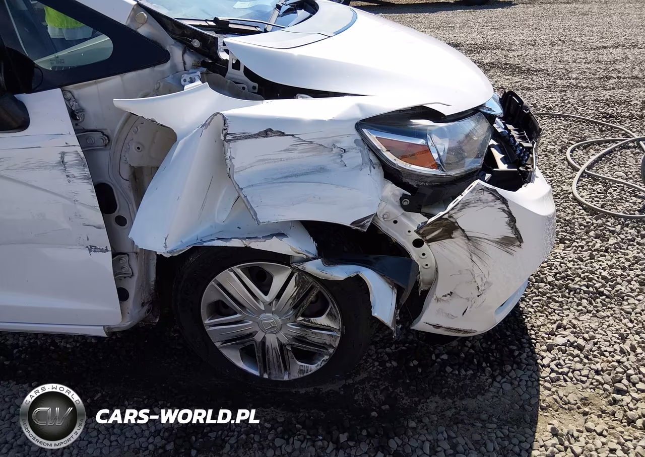 2018 Honda Fit Lx VIN:3HGGK5H47JM727584 - 18