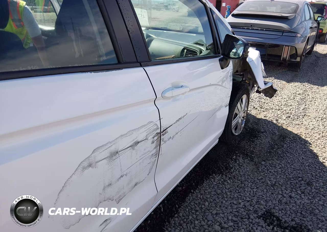 2018 Honda Fit Lx VIN:3HGGK5H47JM727584 - 19