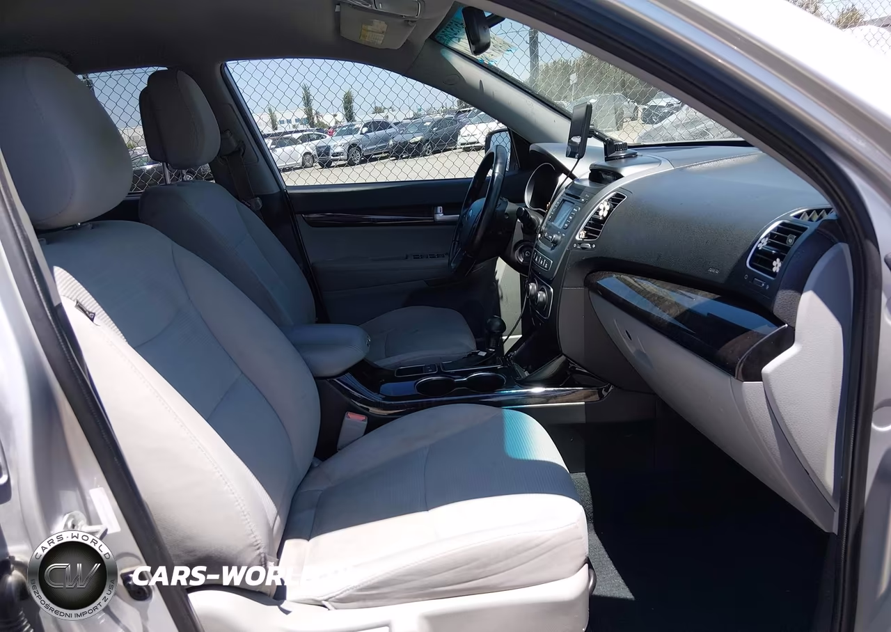 2014 Kia Sorento Lx V6 VIN:5XYKT4A71EG458473 - 5