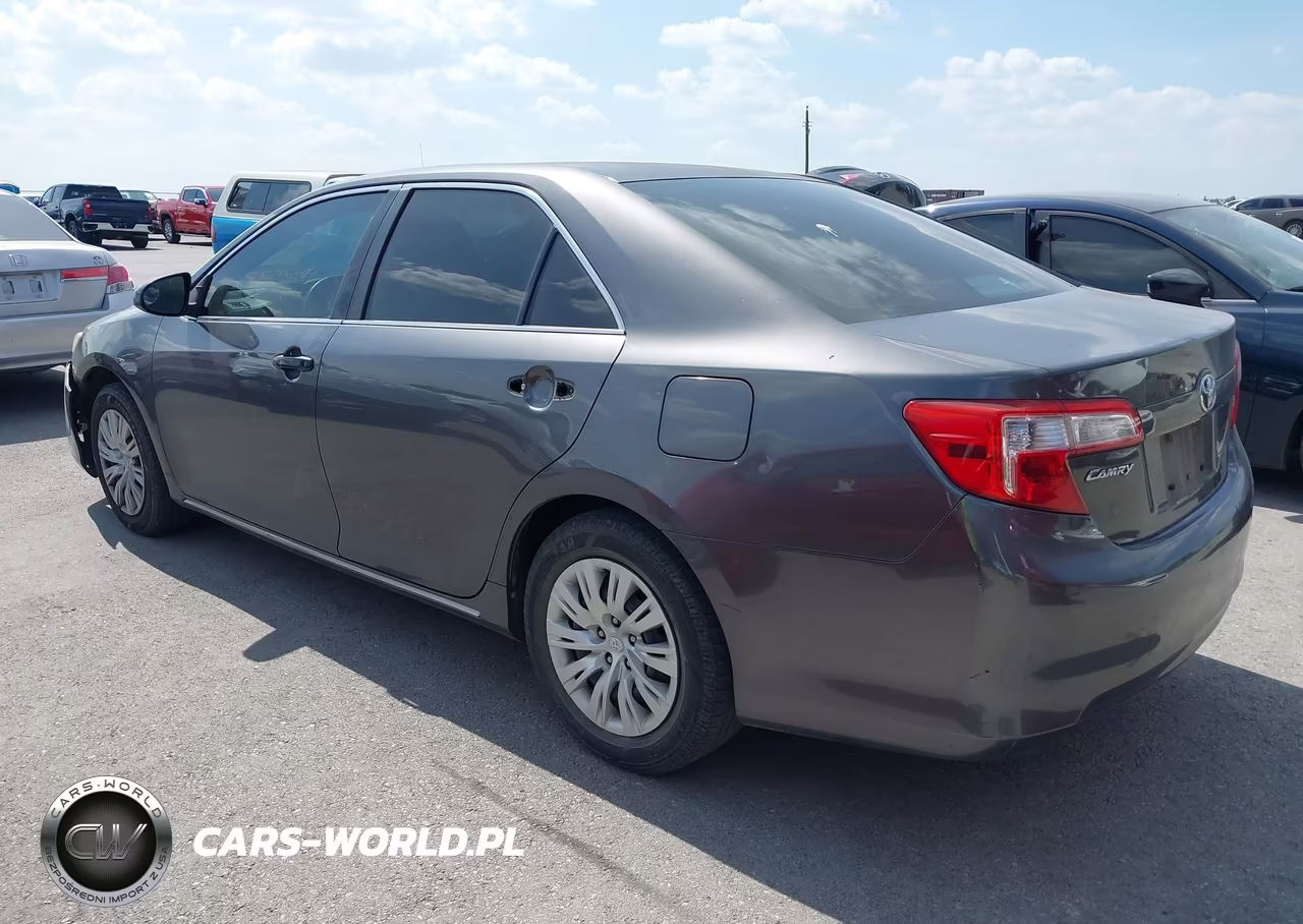 2013 Toyota Camry Le VIN:4T4BF1FK3DR335730 - 3