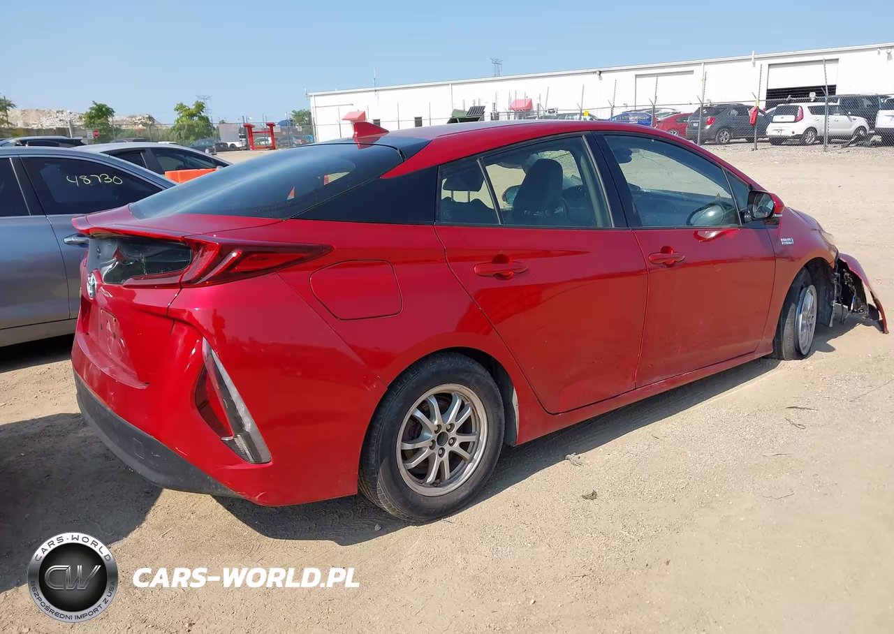 2017 Toyota Prius Prime Premium VIN:JTDKARFP0H3028101 - 4