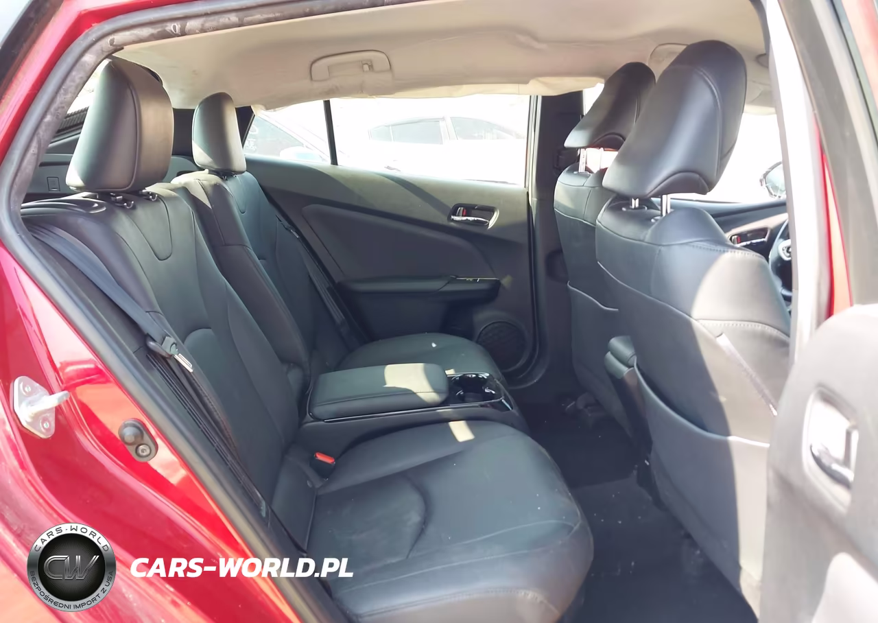 2017 Toyota Prius Prime Premium VIN:JTDKARFP0H3028101 - 8