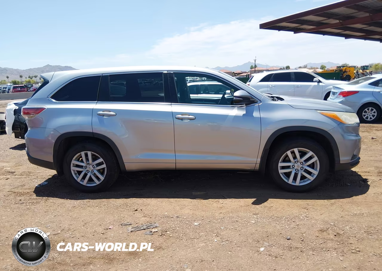 2014 Toyota Highlander Le V6 VIN:5TDBKRFH9ES045172 - 13
