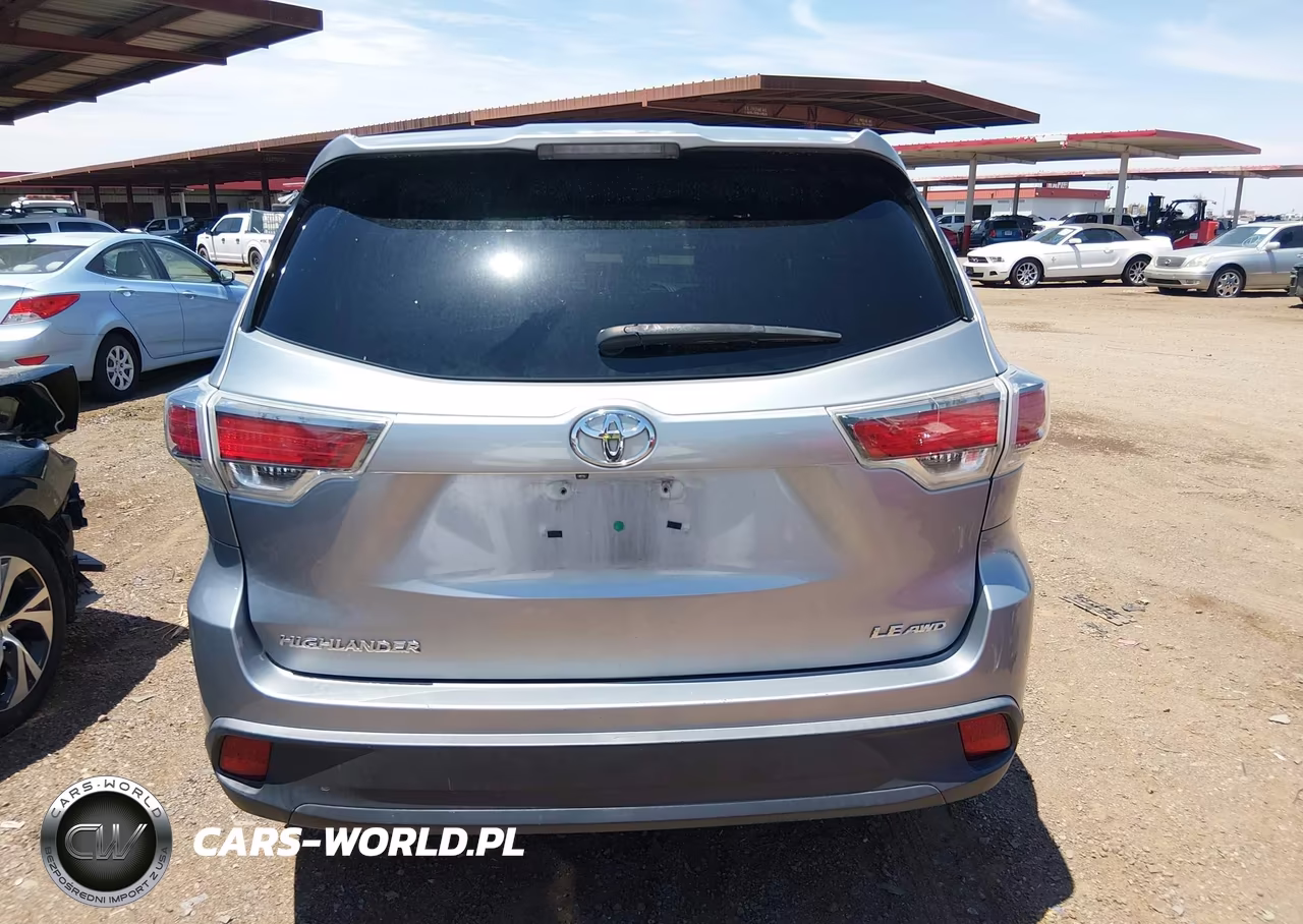2014 Toyota Highlander Le V6 VIN:5TDBKRFH9ES045172 - 16