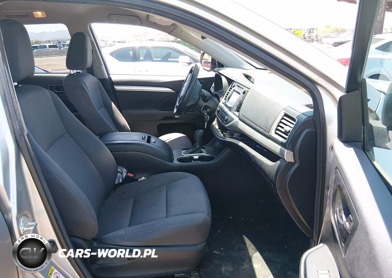 2014 Toyota Highlander Le V6 VIN:5TDBKRFH9ES045172 - 5