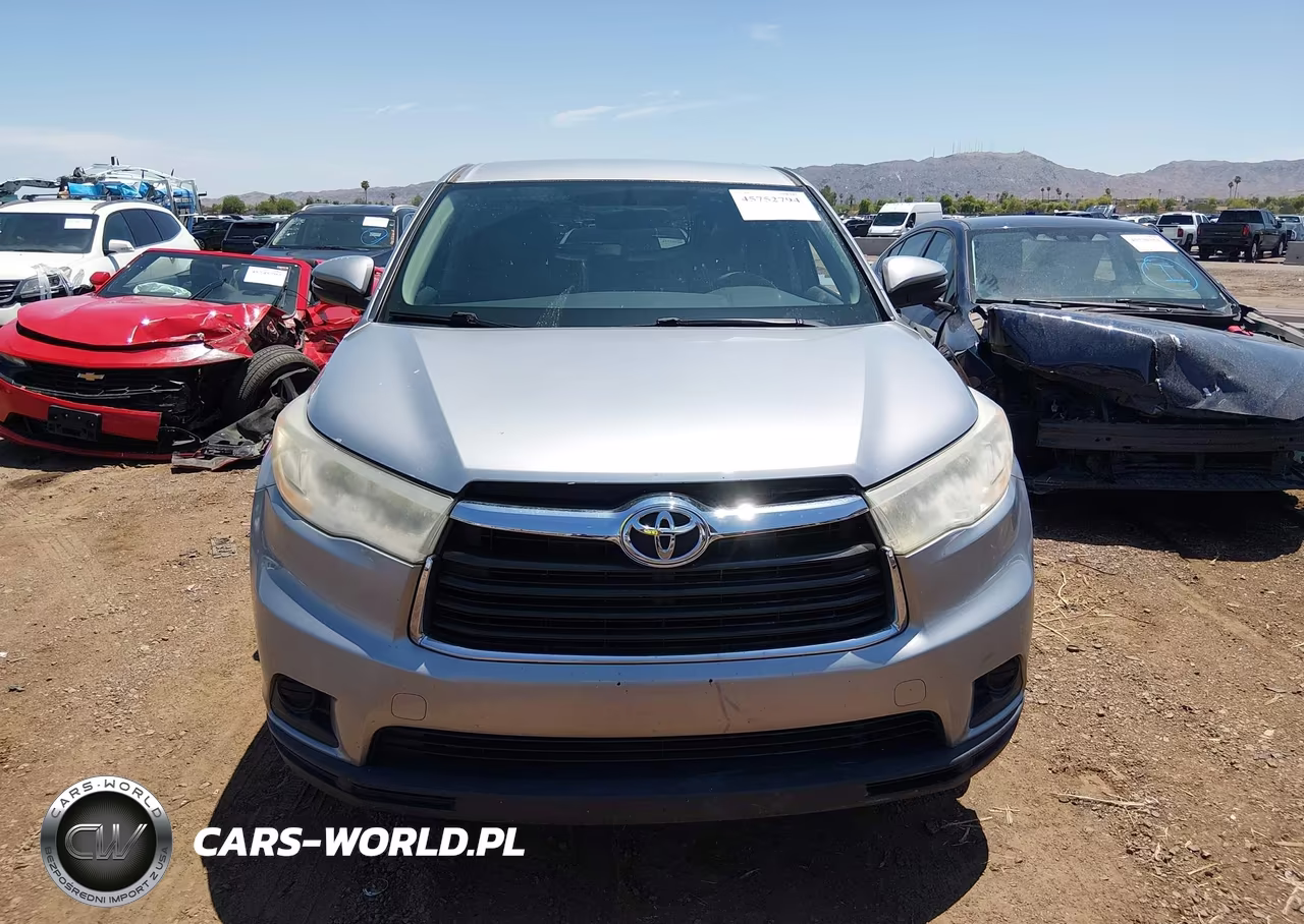2014 Toyota Highlander Le V6 VIN:5TDBKRFH9ES045172 - 6