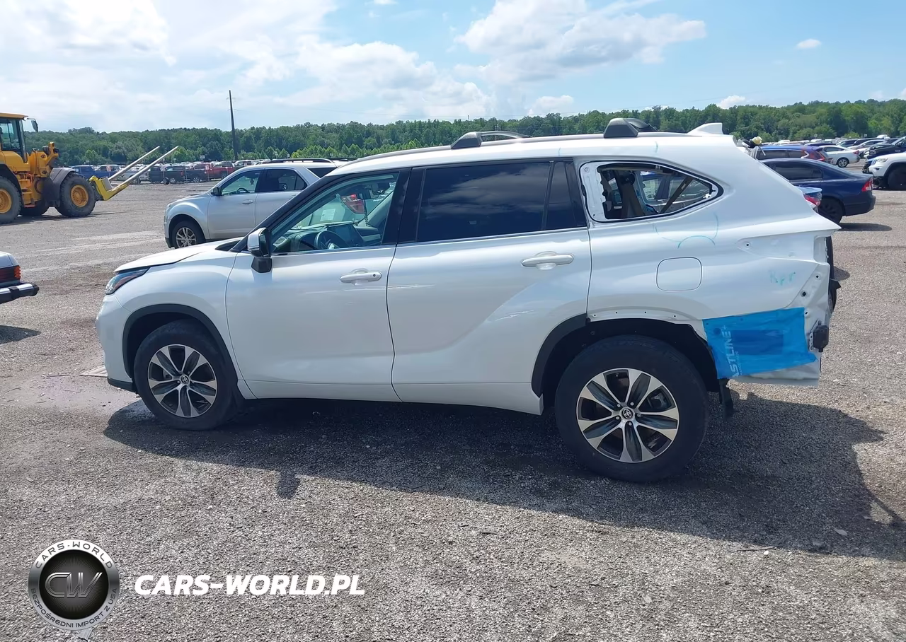 2022 Toyota Highlander Xle VIN:5TDHZRBH8NS163757 - 14