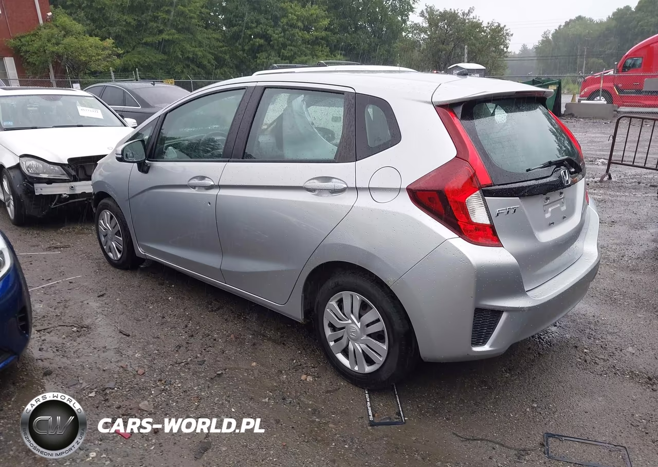 2015 Honda Fit Lx VIN:3HGGK5H50FM754013 - 3