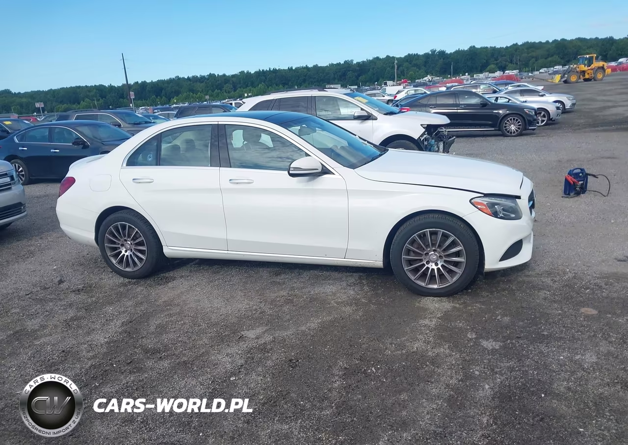 2016 Mercedes-Benz C 300 4Matic VIN:55SWF4KB4GU101826 - 13
