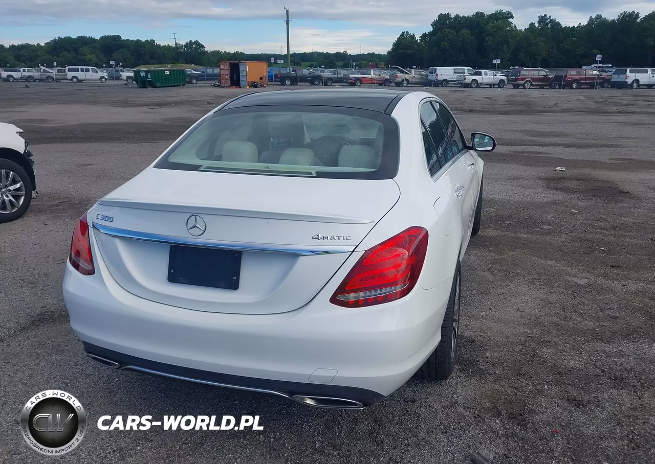2016 Mercedes-Benz C 300 4Matic VIN:55SWF4KB4GU101826 - 16