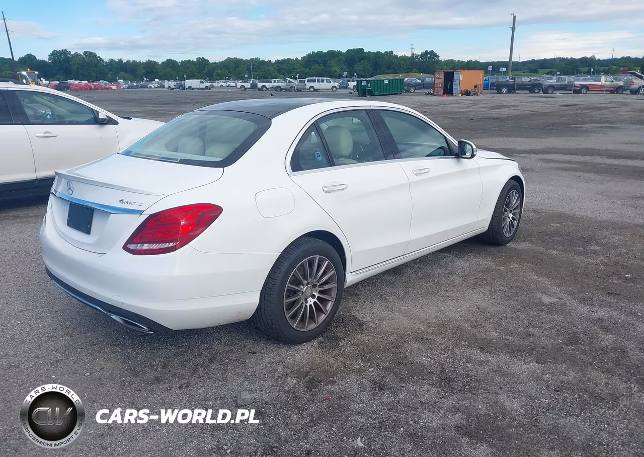 2016 Mercedes-Benz C 300 4Matic VIN:55SWF4KB4GU101826 - 4