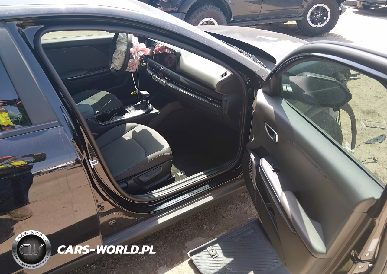 2025 Kia K4 Lxs VIN:3KPFT4DE6SE016812 - 5