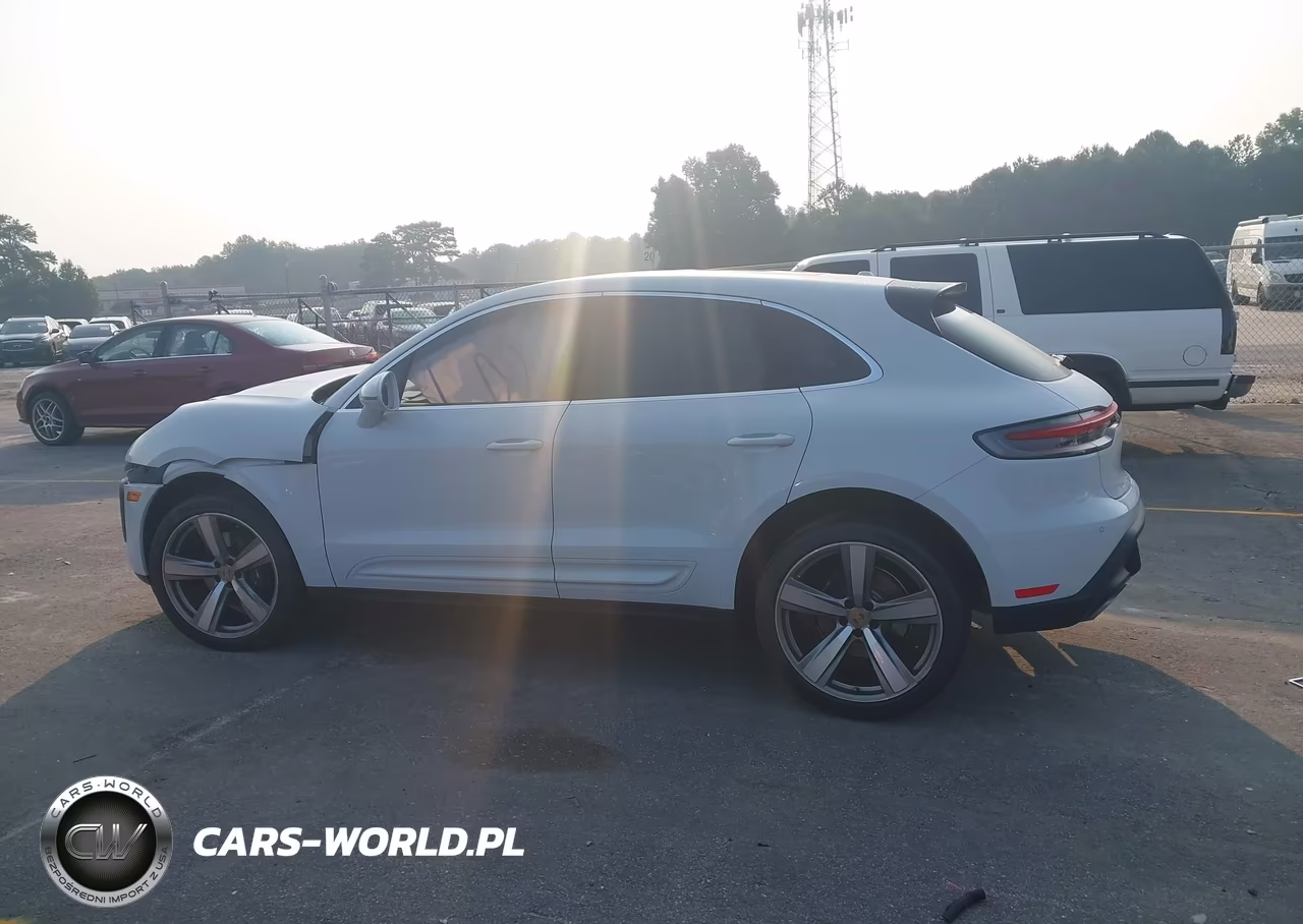 2024 Porsche Macan T VIN:WP1AA2A58RLB18847 - 13