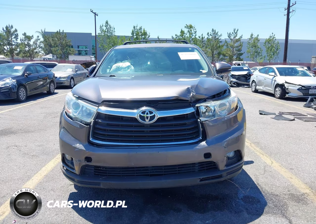 2015 Toyota Highlander Le Plus V6 VIN:5TDZKRFH5FS050207 - 13