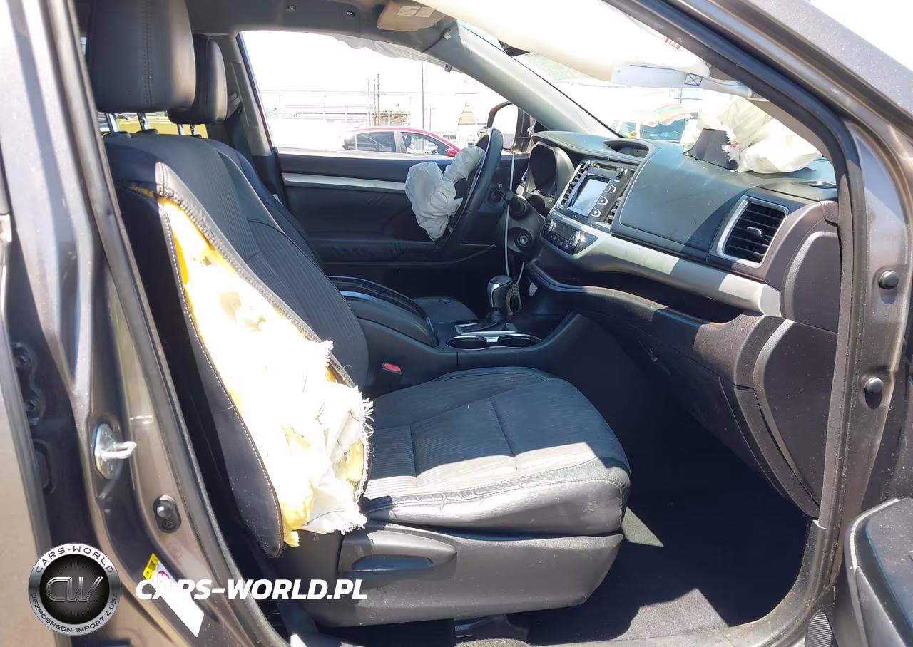 2015 Toyota Highlander Le Plus V6 VIN:5TDZKRFH5FS050207 - 5