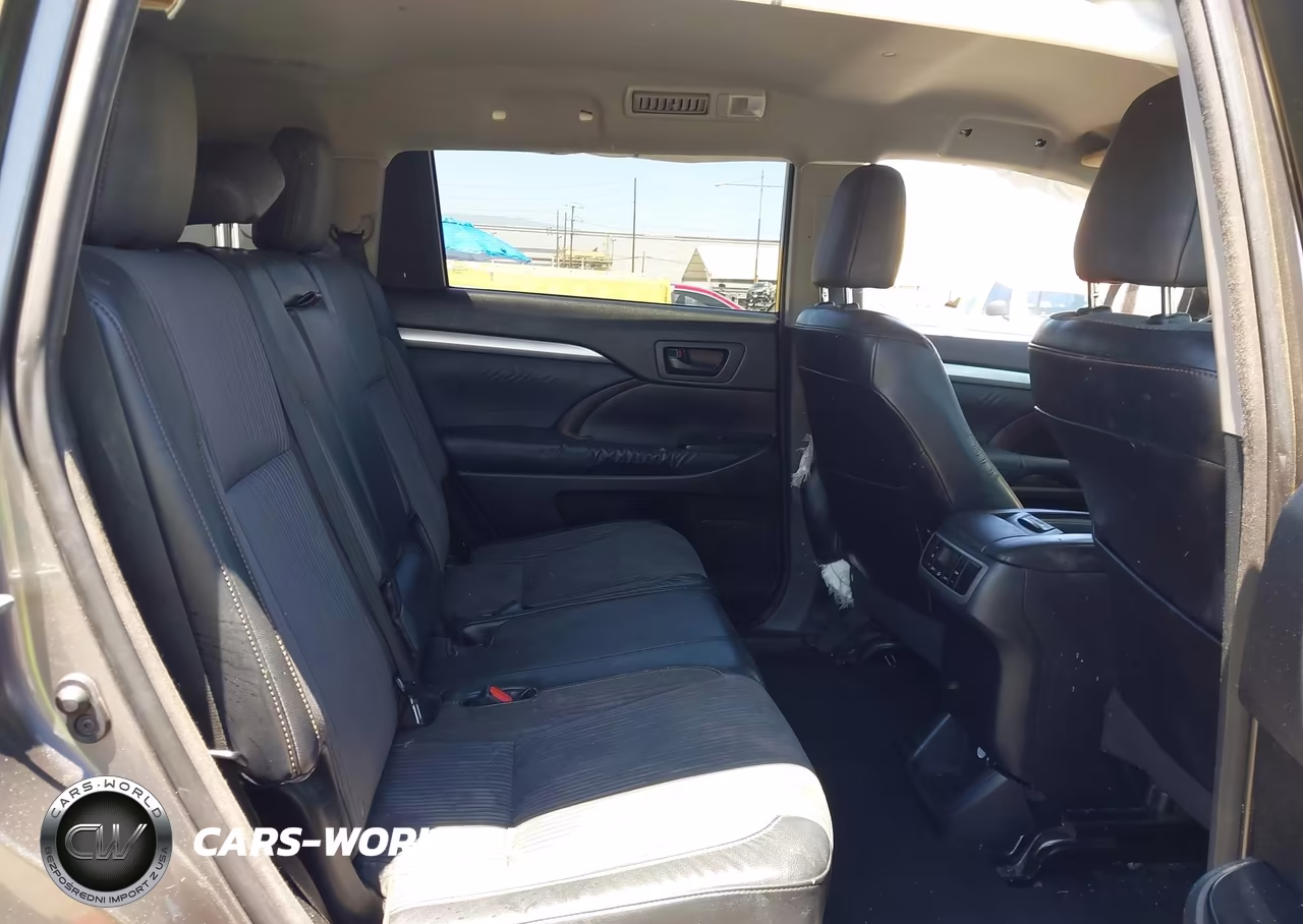 2015 Toyota Highlander Le Plus V6 VIN:5TDZKRFH5FS050207 - 8