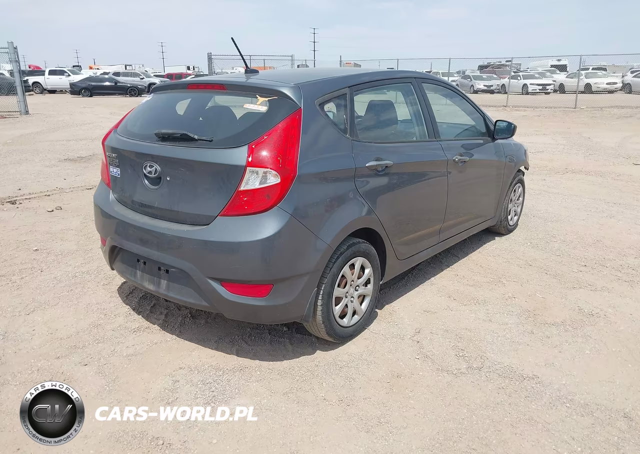 2013 Hyundai Accent Gs VIN:KMHCT5AE7DU100389 - 4
