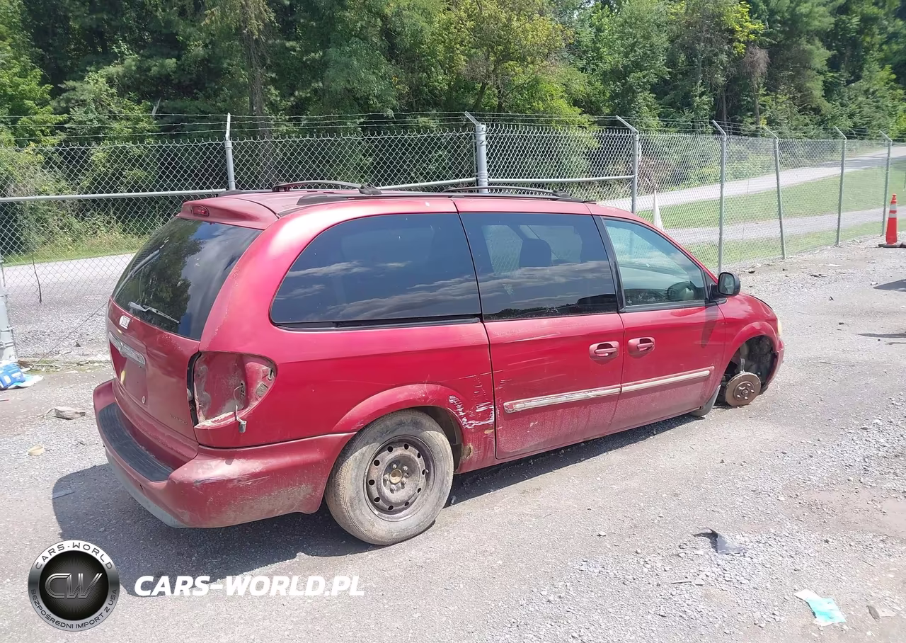 2005 Chrysler Town & Country Touring VIN:2C8GP54L85R504562 - 4
