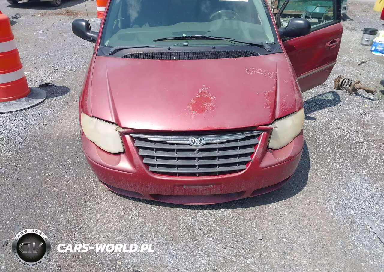 2005 Chrysler Town & Country Touring VIN:2C8GP54L85R504562 - 6