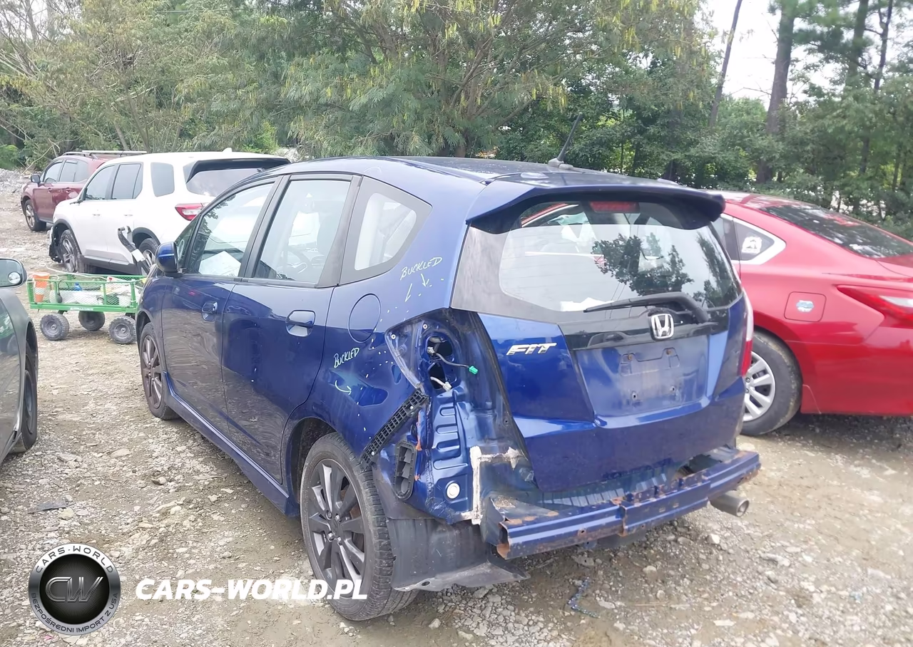 2012 Honda Fit Sport VIN:JHMGE8H59CC036401 - 3