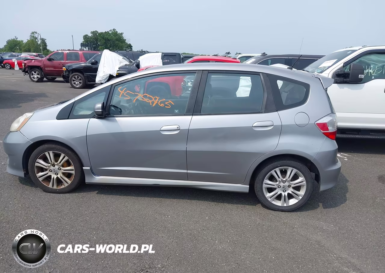 2010 Honda Fit Sport VIN:JHMGE8H41AC036428 - 14
