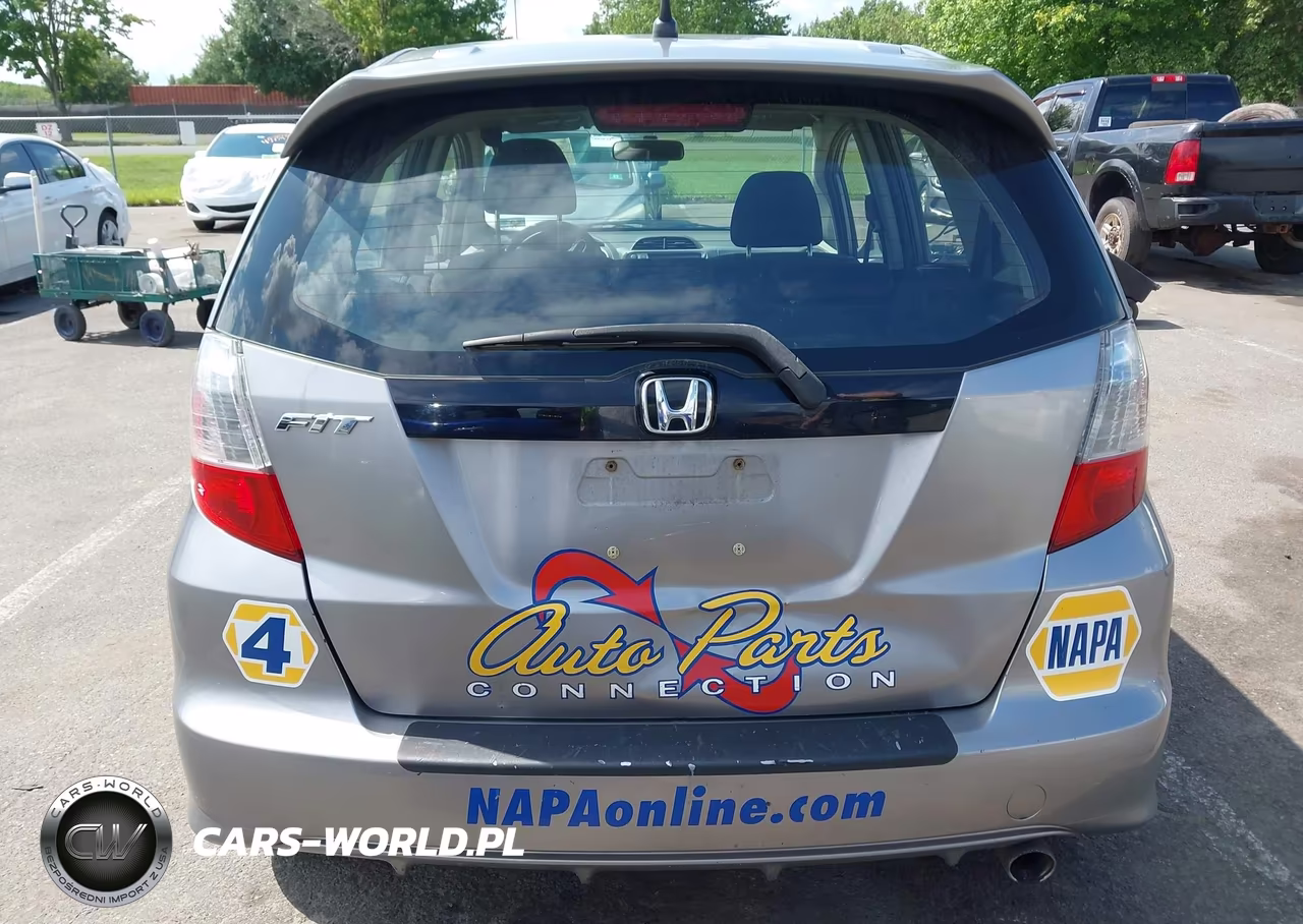 2010 Honda Fit Sport VIN:JHMGE8H41AC036428 - 18