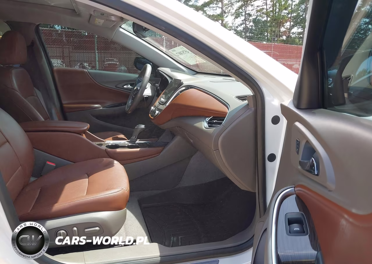 2018 Chevrolet Malibu Premier VIN:1G1ZE5SX3JF261954 - 5