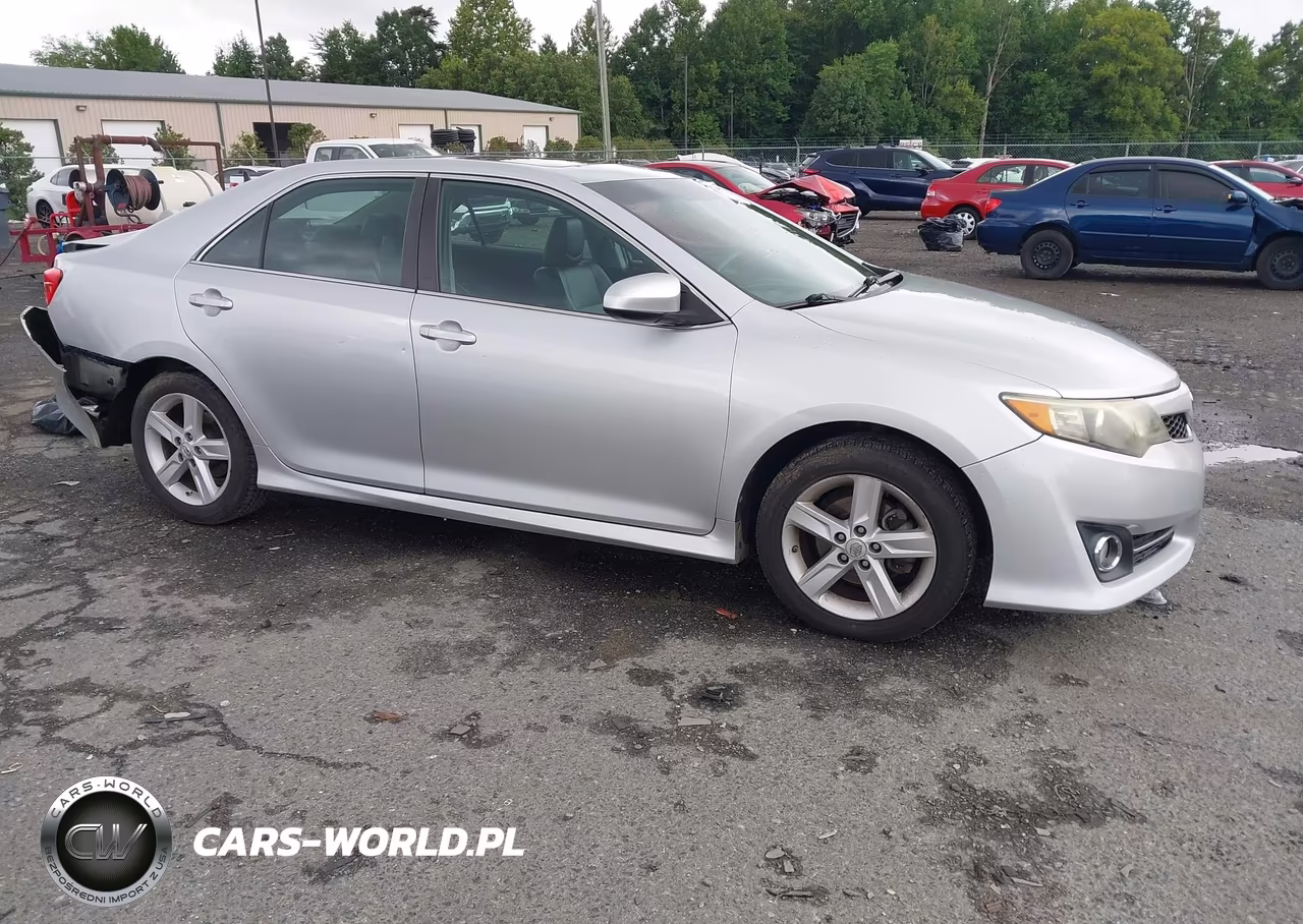 2012 Toyota Camry Se – zdjęcie 1 z 17