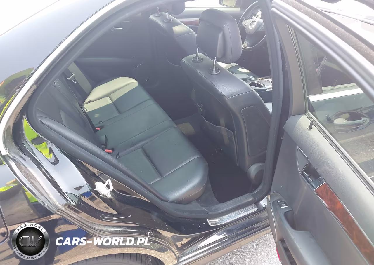 2011 Mercedes-Benz C 300 Sport VIN:WDDGF5EB0BR142079 - 8