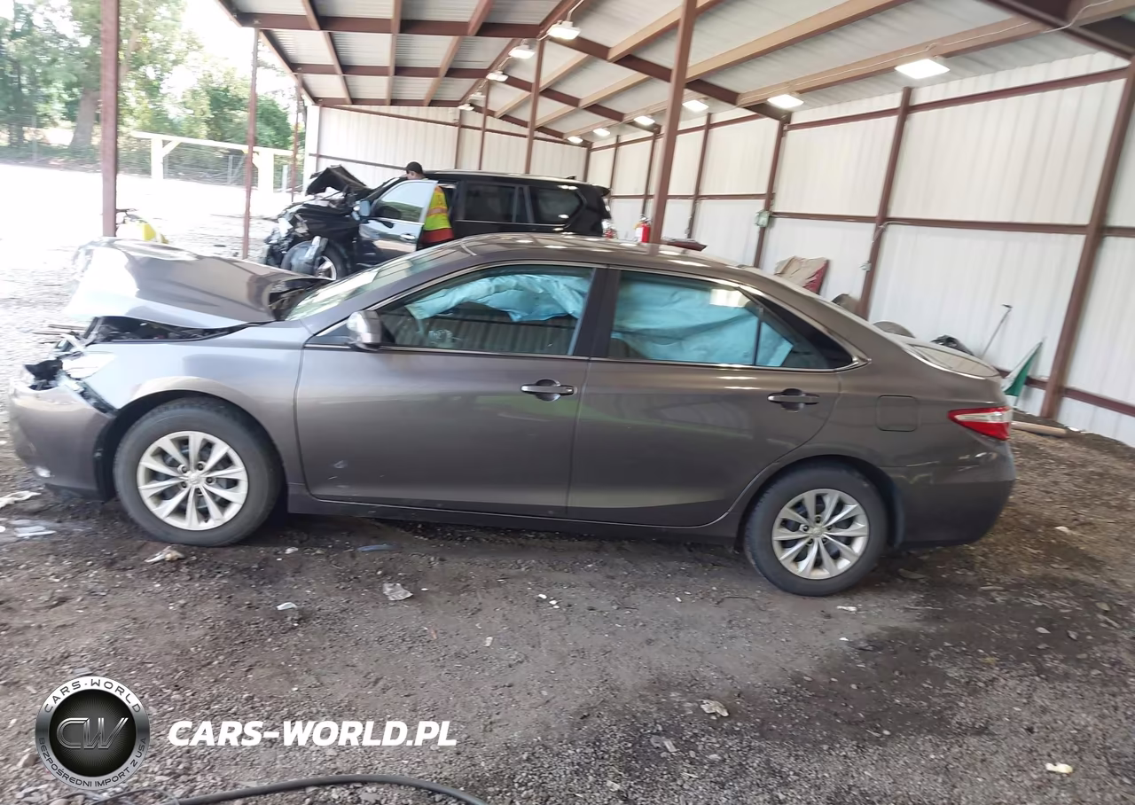 2015 Toyota Camry Le VIN:4T1BF1FK3FU949366 - 14