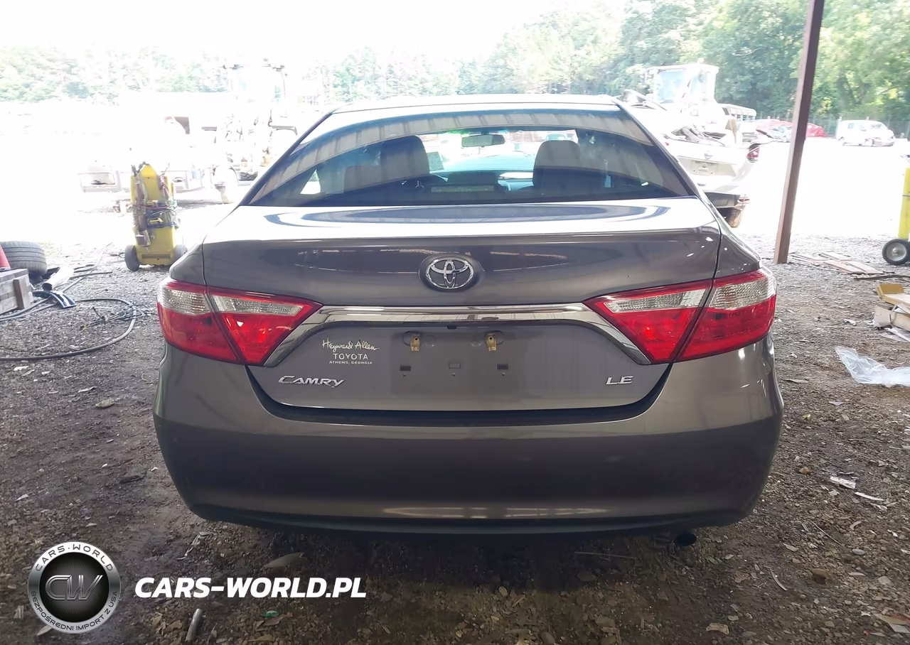 2015 Toyota Camry Le VIN:4T1BF1FK3FU949366 - 16