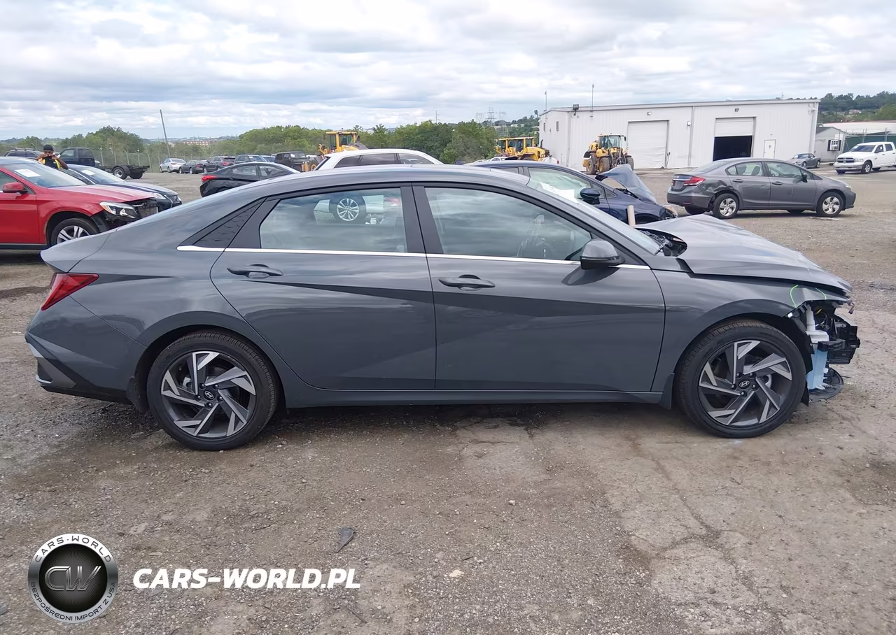 2025 Hyundai Elantra Limited VIN:KMHLP4DG6SU896383 - 13