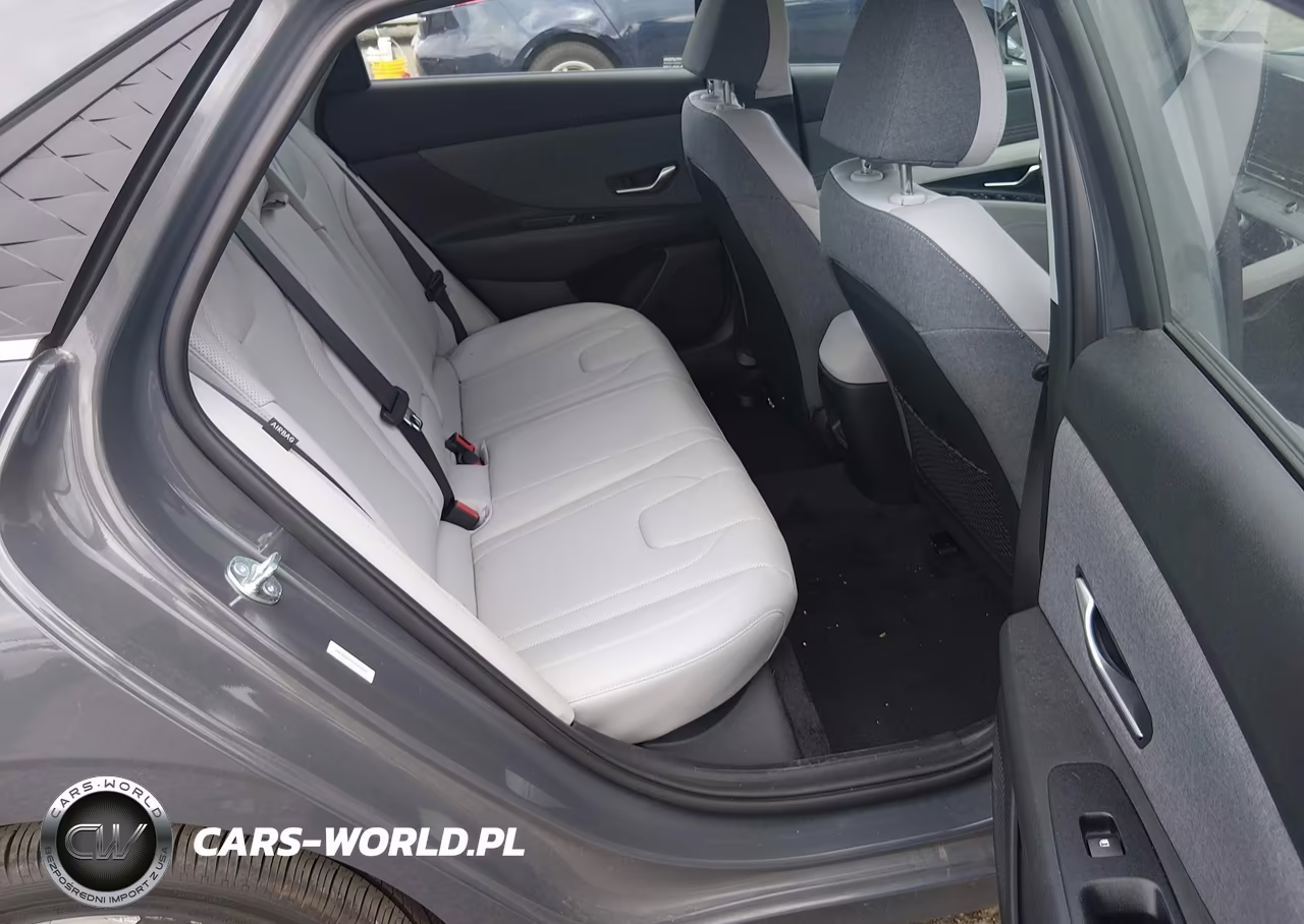 2025 Hyundai Elantra Limited VIN:KMHLP4DG6SU896383 - 8