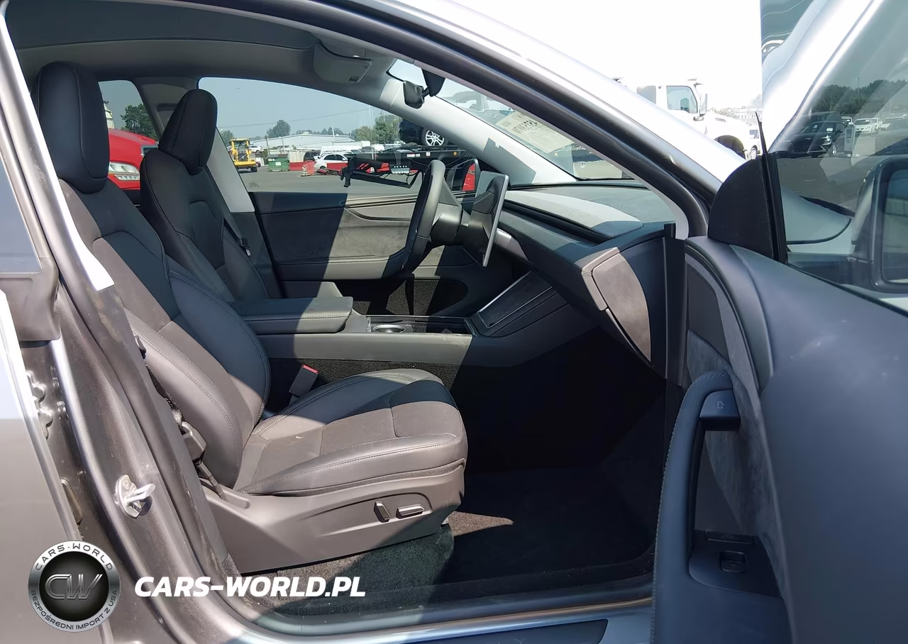 2026 Tesla Model Y All-Wheel Drive-Long Range Launch Series-Premium All-Wheel Drive VIN:7SAYGDEE3TF520275 - 5