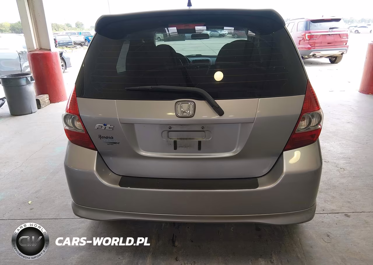 2008 Honda Fit Sport VIN:JHMGD38698S033557 - 17