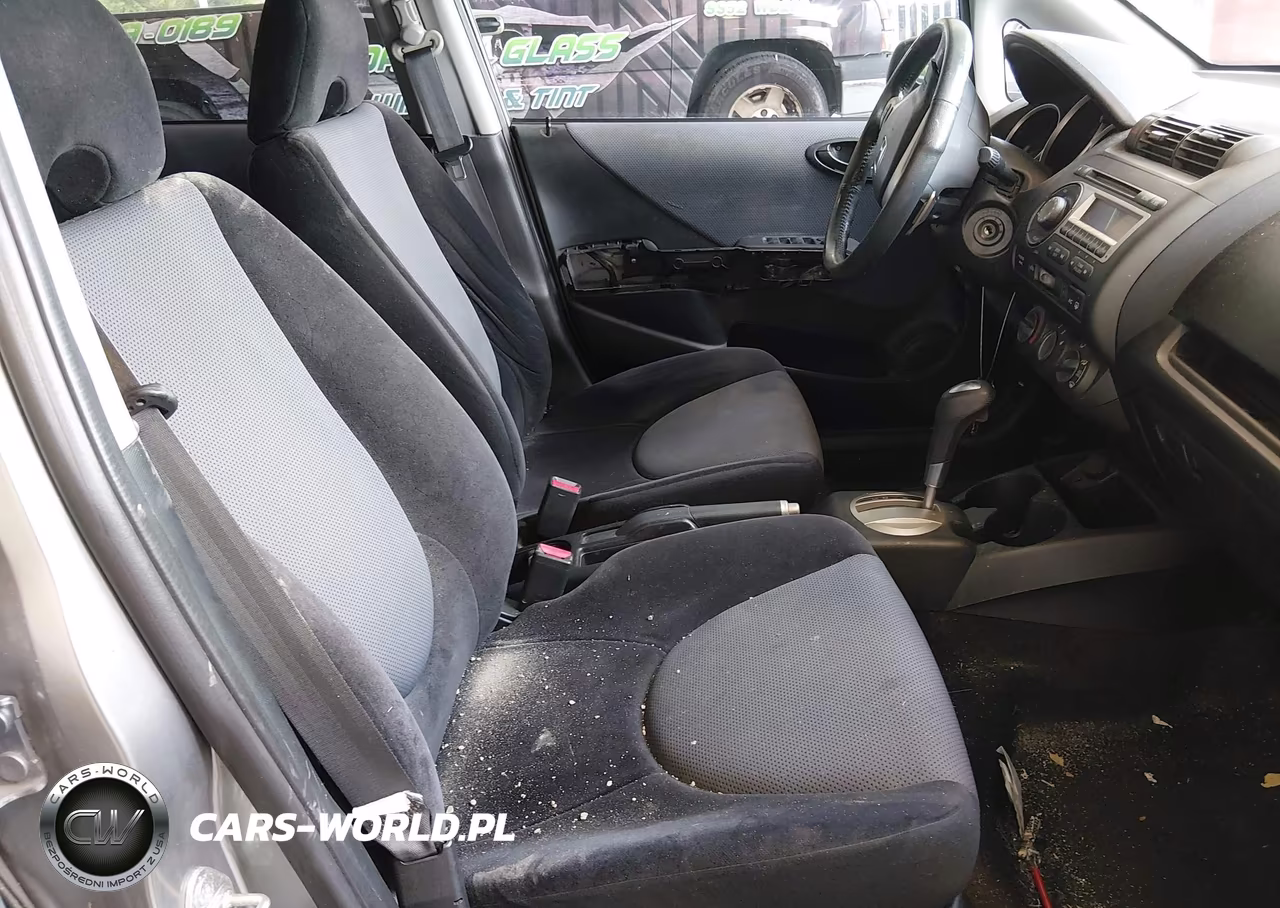 2008 Honda Fit Sport VIN:JHMGD38698S033557 - 5