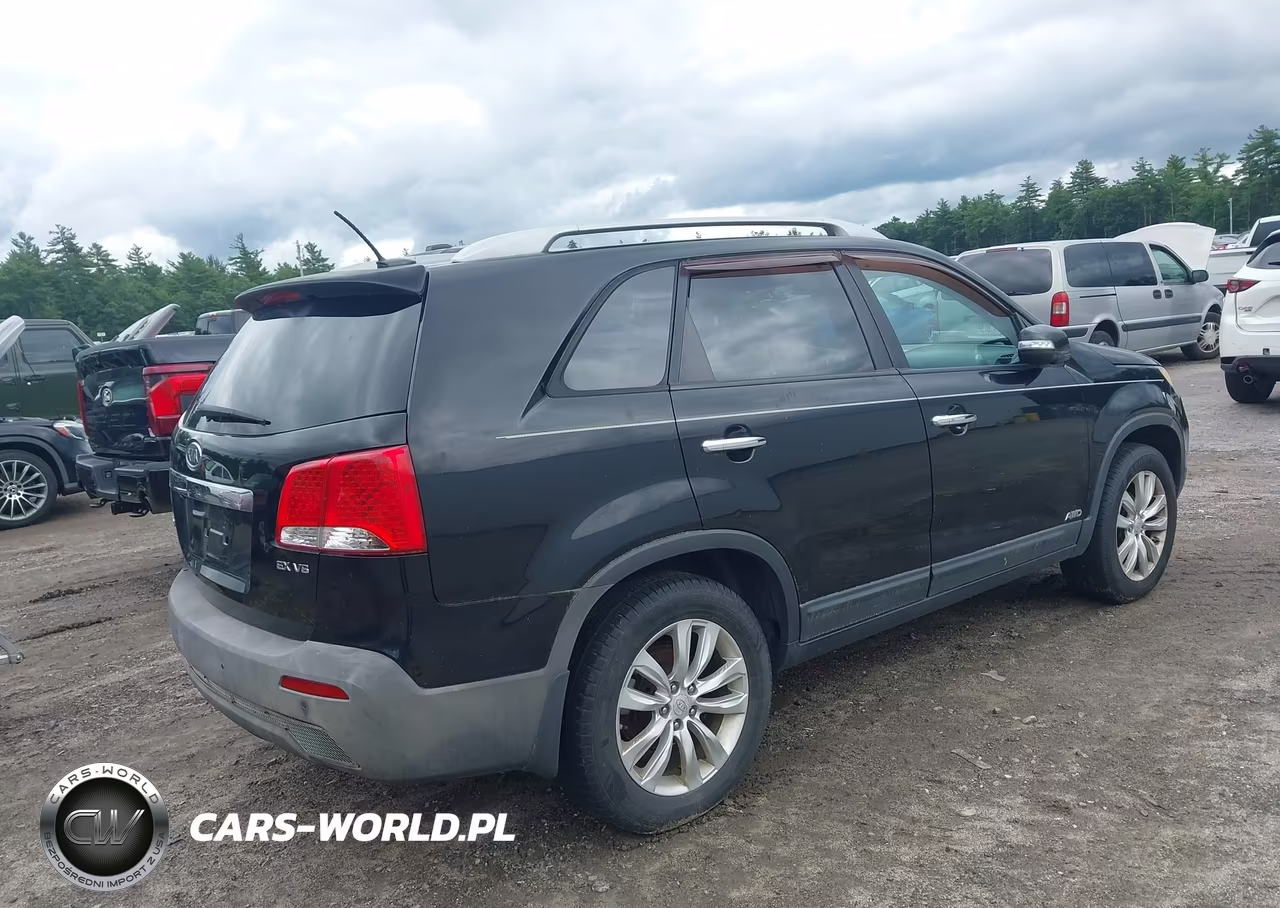 2011 Kia Sorento Ex V6 VIN:5XYKUDA22BG086817 - 4