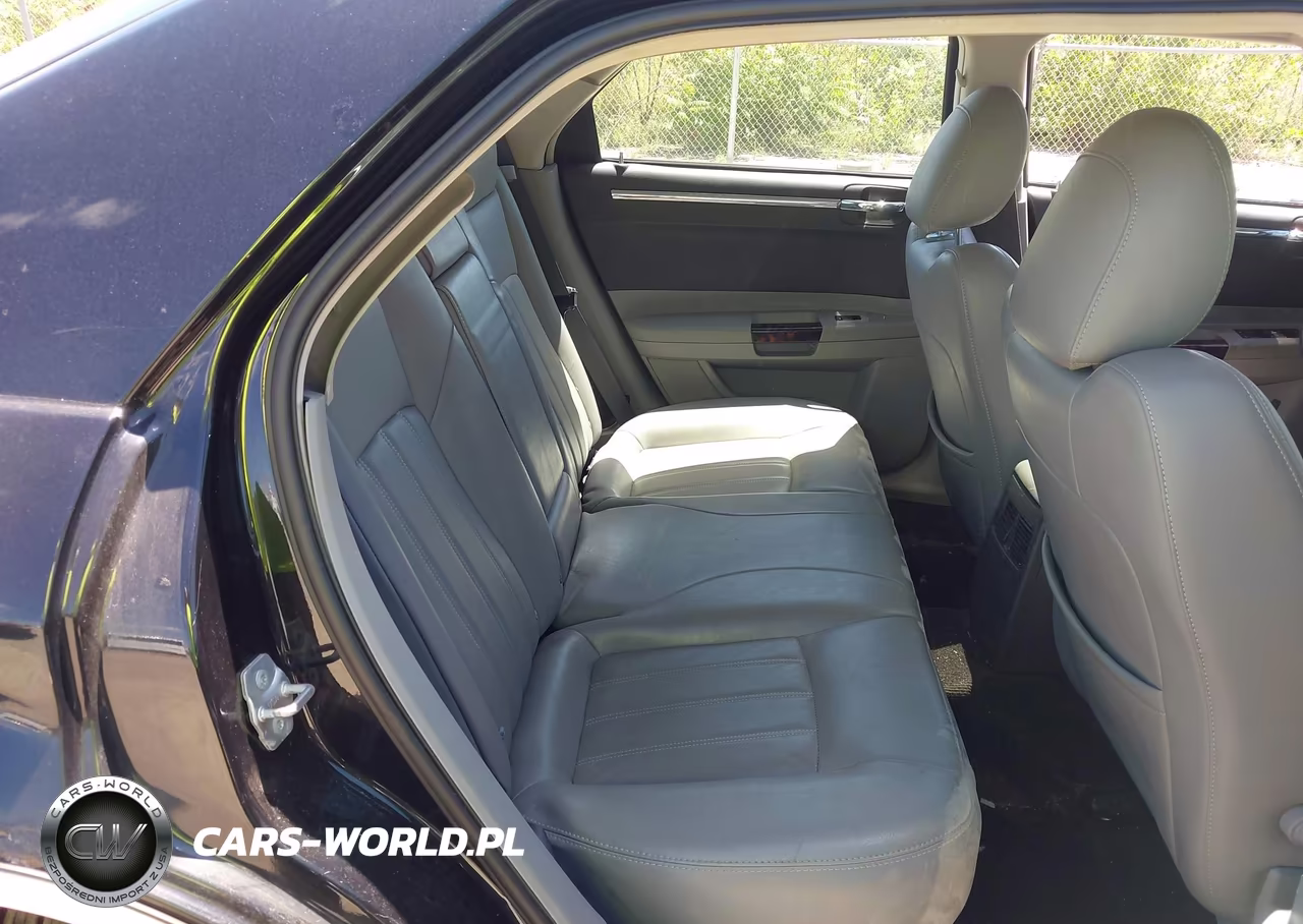 2007 Chrysler 300C VIN:2C3KA63H27H811190 - 8